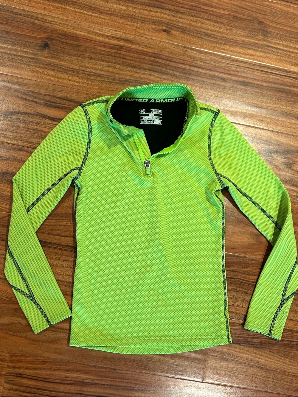Under armour neon green yellow long sleeve quarter zip shirt boys small